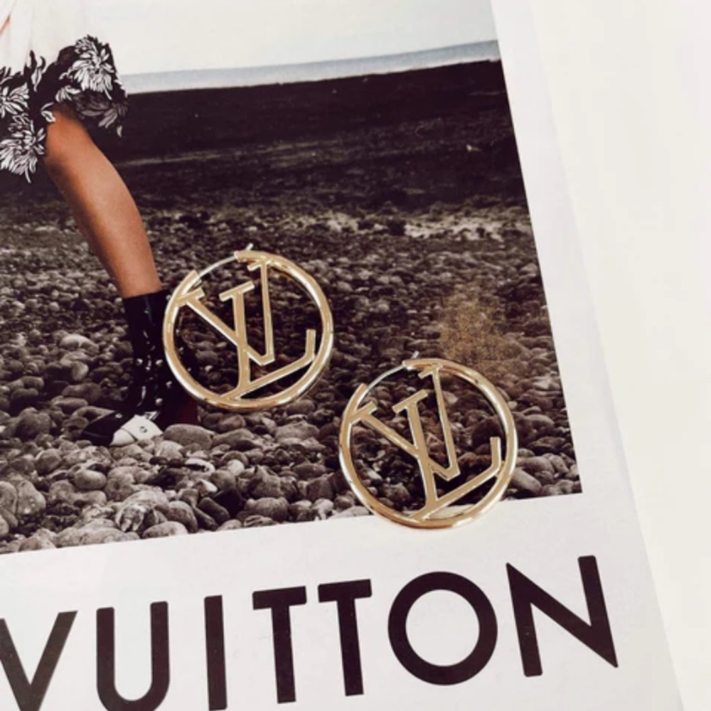LV hoops